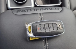 Nissan Pathfinder Platinum 4WD 2026