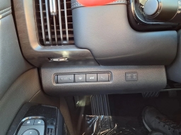 Nissan Pathfinder Platinum 4WD 2026