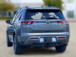 Nissan Pathfinder Platinum 2WD 2026