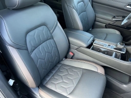 Nissan Pathfinder Platinum 2WD 2026