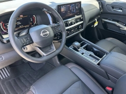 Nissan Pathfinder Platinum 2WD 2026