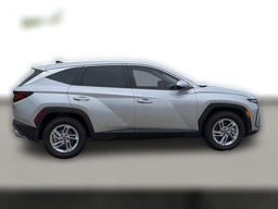 Hyundai Tucson SE FWD 2026