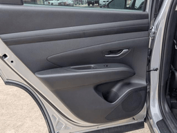 Hyundai Tucson SE FWD 2026