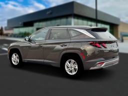 Hyundai Tucson SE FWD 2026