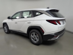 Hyundai Tucson SE FWD 2026