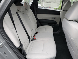 Hyundai Tucson SE FWD 2026