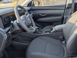 Hyundai Tucson SE FWD 2026