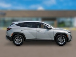 Hyundai Tucson SE FWD 2026