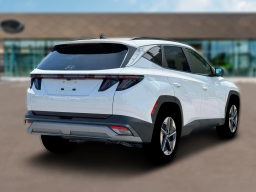 Hyundai Tucson SEL Premium FWD 2026