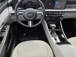 Hyundai Tucson SEL Premium FWD 2026