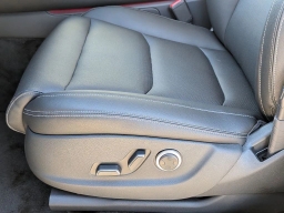 Genesis GV70 2.5T AWD 2026