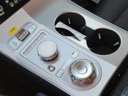 Genesis GV70 2.5T Select AWD 2026