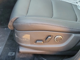 Genesis GV70 2.5T Select AWD 2026