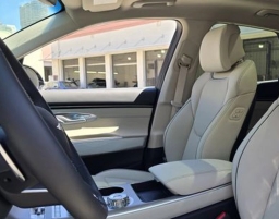 Genesis GV70 2.5T Select AWD 2026