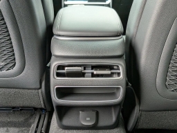 Genesis GV70 2.5T AWD 2026