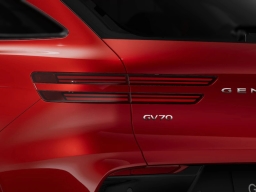 Genesis GV70 2.5T Select AWD 2026