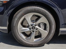 Genesis GV70 2.5T Select AWD 2026