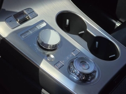 Genesis GV70 2.5T Select AWD 2026