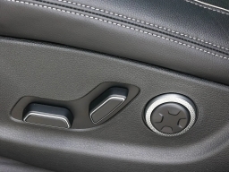 Genesis GV70 2.5T Advanced AWD 2026