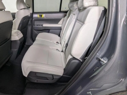 Hyundai Santa Fe Hybrid SE FWD 2026