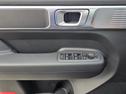 Hyundai Santa Fe SE FWD 2026