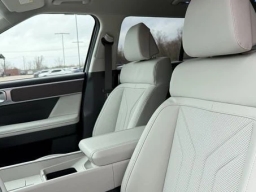 Hyundai Santa Fe SEL FWD 2025