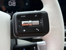 Hyundai Santa Fe SEL FWD 2025