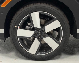 Hyundai Santa Fe Limited AWD 2026