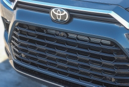 Toyota Grand Highlander Hybrid Limited AWD (Natl) 2026