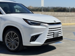 Lexus TX TX 550h+ Luxury AWD 2026