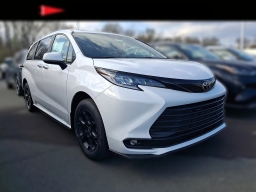Toyota Sienna Woodland Edition AWD 7-Passenger (Natl) 2026