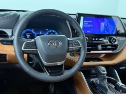 Toyota Highlander Hybrid Platinum AWD (Natl) 2026