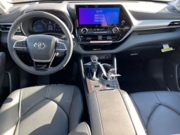 Toyota Highlander Hybrid Platinum AWD (Natl) 2026