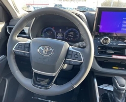 Toyota Highlander Hybrid Platinum AWD (Natl) 2026