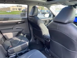 Toyota Highlander Hybrid Platinum AWD (Natl) 2026