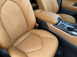 Toyota Highlander Hybrid Platinum AWD (Natl) 2026