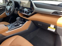 Toyota Highlander Hybrid Platinum AWD (Natl) 2026