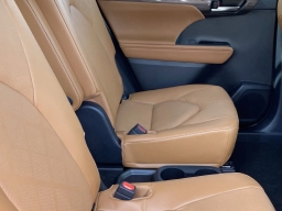 Toyota Highlander Hybrid Platinum AWD (Natl) 2026