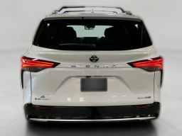 Toyota Sienna Platinum AWD 7-Passenger (Natl) 2026