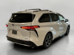 Toyota Sienna Platinum AWD 7-Passenger (Natl) 2026