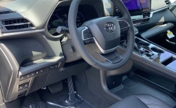 Toyota Sienna Platinum AWD 7-Passenger (Natl) 2026