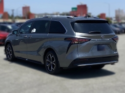 Toyota Sienna Platinum AWD 7-Passenger (Natl) 2026
