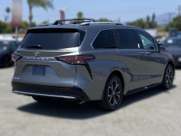 Toyota Sienna Platinum AWD 7-Passenger (Natl) 2026
