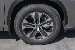 Toyota Highlander Hybrid XLE AWD (Natl) 2026