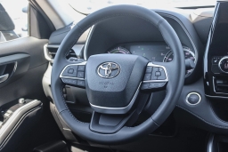 Toyota Highlander Hybrid XLE AWD (Natl) 2026