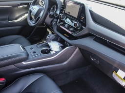 Toyota Highlander Hybrid XLE AWD (Natl) 2026