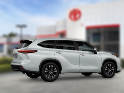 Toyota Highlander Hybrid XLE AWD (Natl) 2026