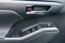 Toyota Highlander Hybrid XLE AWD (Natl) 2026