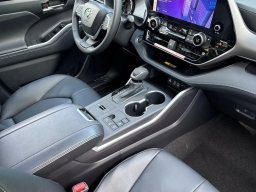 Toyota Highlander Hybrid XLE AWD (Natl) 2026