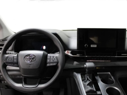 Toyota Sienna LE FWD 8-Passenger (Natl) 2026